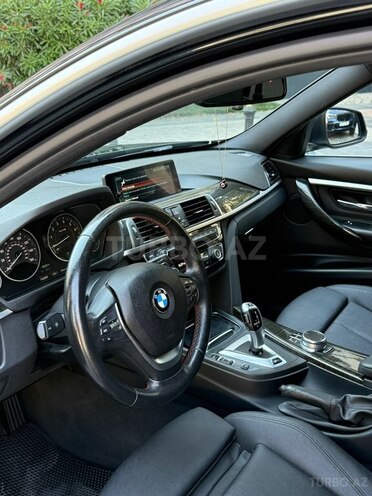 BMW 330e-4
