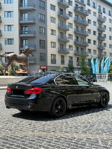 BMW 330e-3