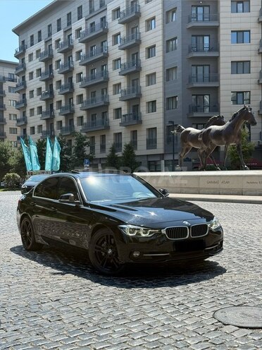 BMW 330e-7