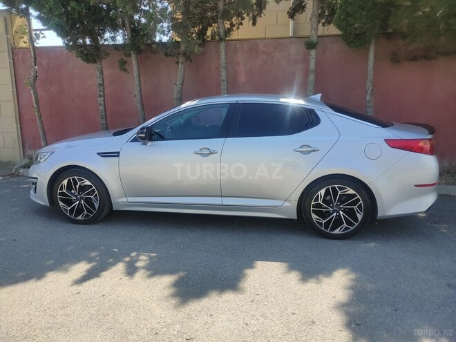 Kia K5-4