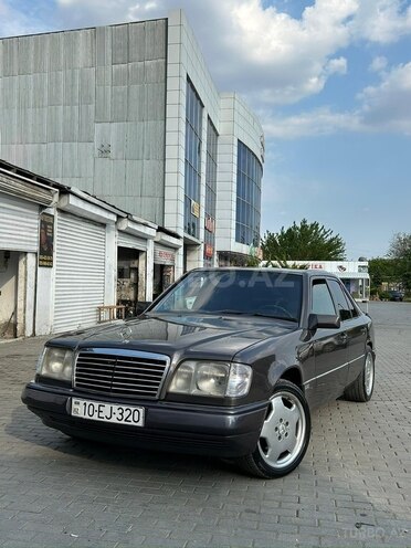 Mercedes E 220-6