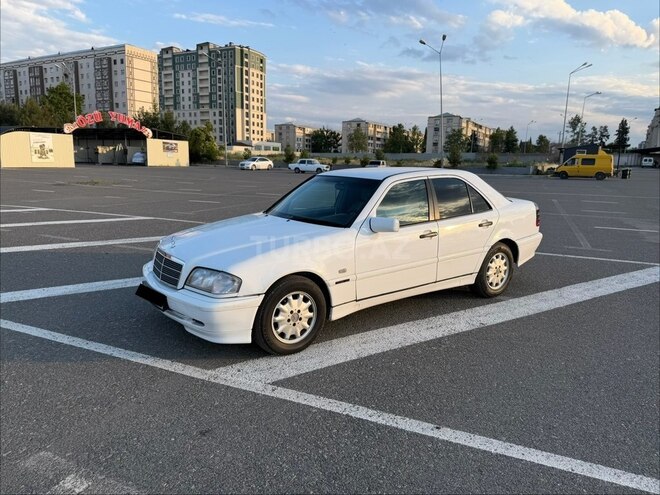 Mercedes C 220-2