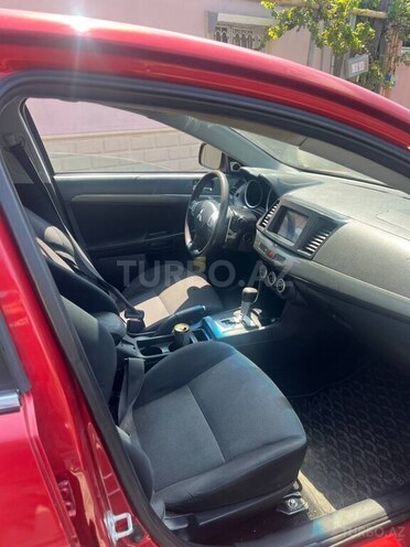 Mitsubishi Lancer-4