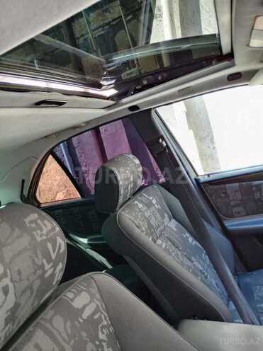 Mercedes E 240-11