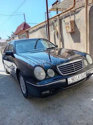 Mercedes E 240-5