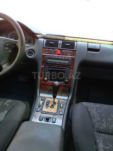 Mercedes E 240-14