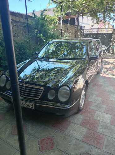 Mercedes E 240-15