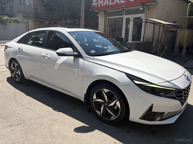 Hyundai Elantra-3