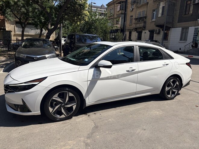 Hyundai Elantra-2