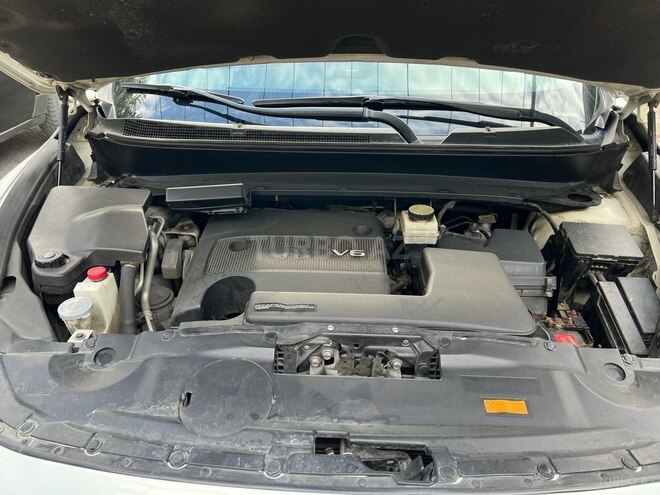 Infiniti JX35-20