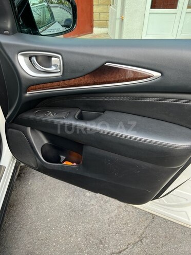 Infiniti JX35-9
