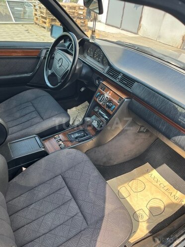 Mercedes E 220-7