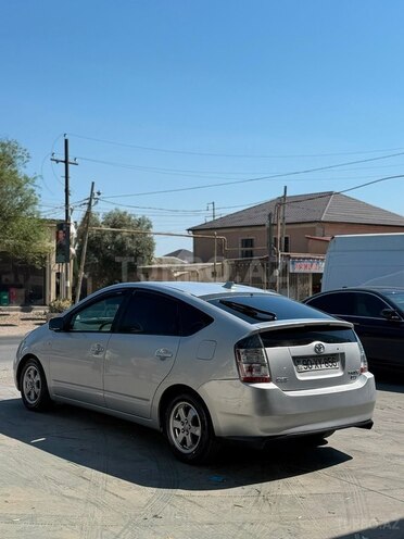 Toyota Prius-3
