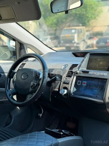 Toyota Prius-6