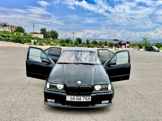 BMW 320-6