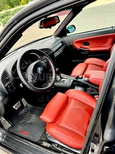 BMW 320-10