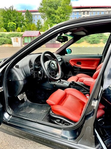 BMW 320-12