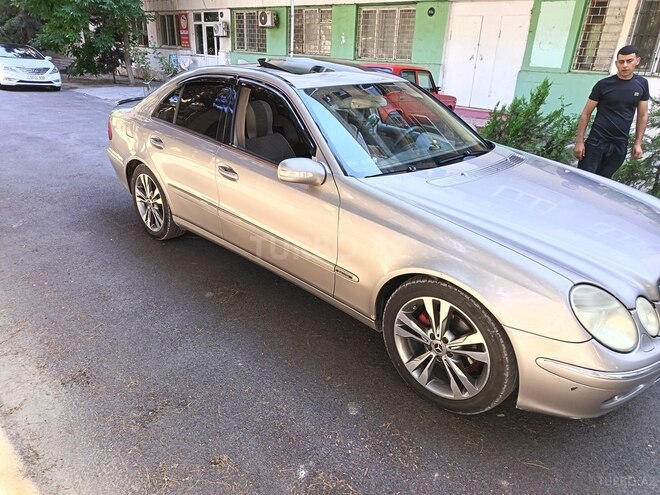 Mercedes E 240-5