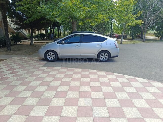 Toyota Prius-3
