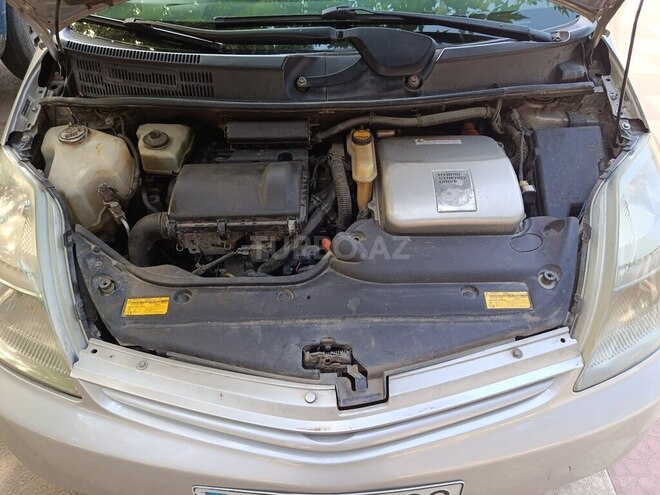 Toyota Prius-7