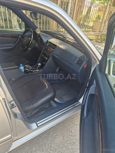 Mercedes C 220-9