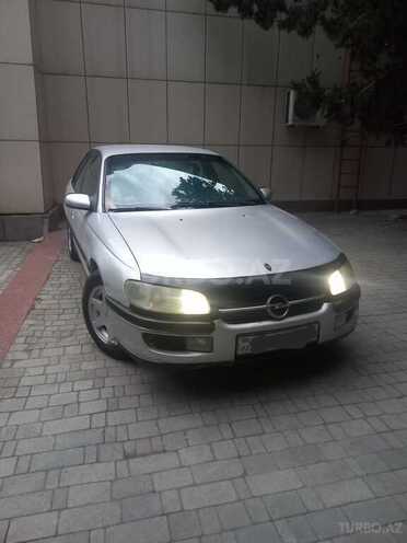 Opel Omega-1