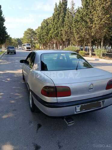Opel Omega-8