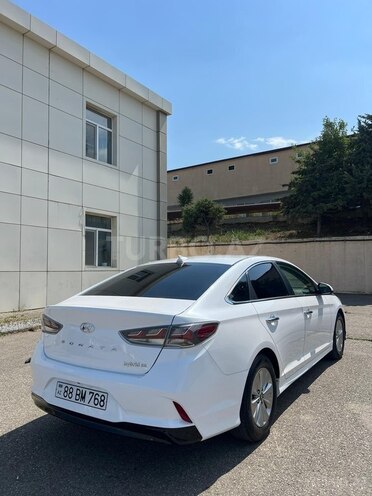 Hyundai Sonata-9