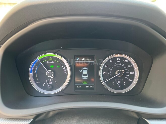 Hyundai Sonata-13