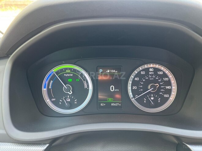 Hyundai Sonata-12