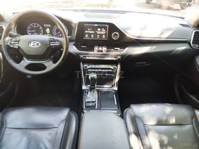 Hyundai Grandeur-15