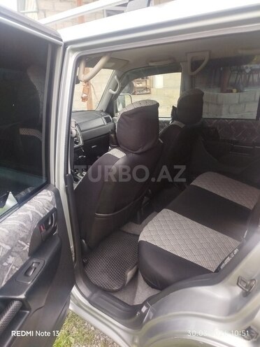 Mitsubishi Pajero io-3