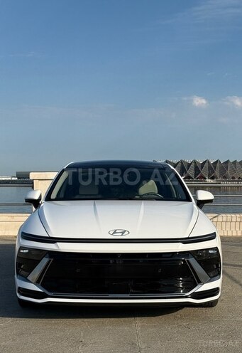Hyundai Sonata-1