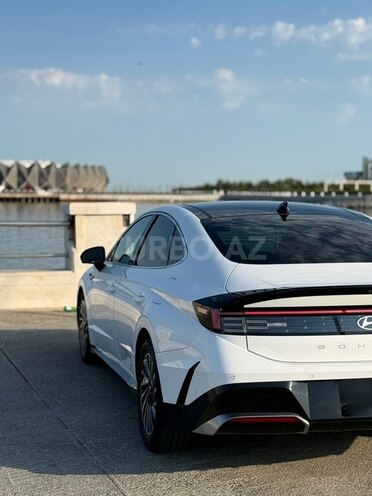 Hyundai Sonata-4