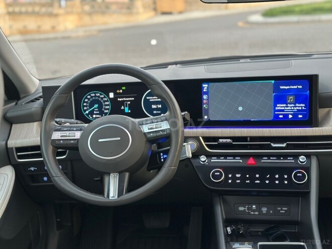 Hyundai Sonata-16