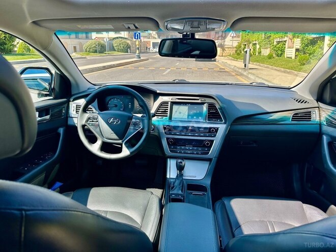 Hyundai Sonata-11