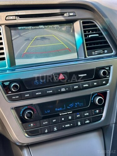 Hyundai Sonata-15