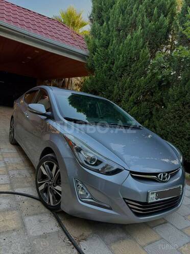 Hyundai Elantra-1