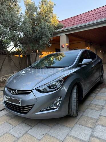 Hyundai Elantra-4