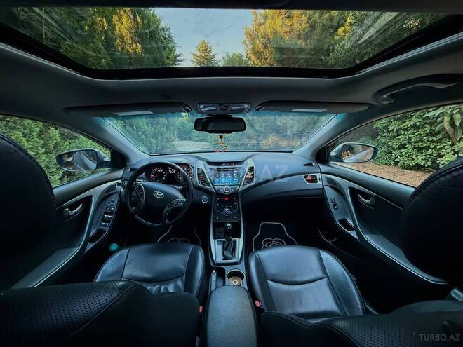 Hyundai Elantra-3