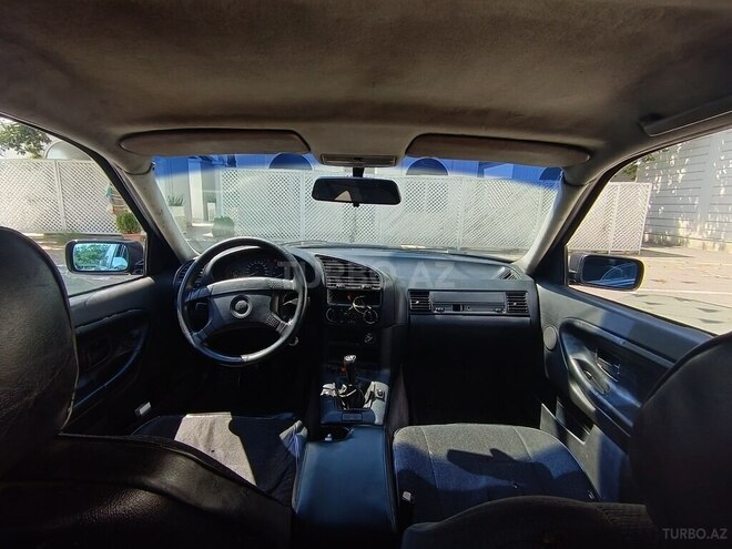 BMW 320-3
