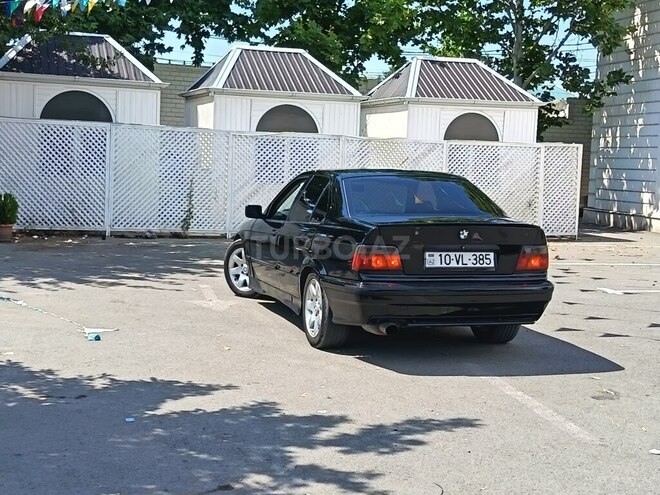 BMW 320-4
