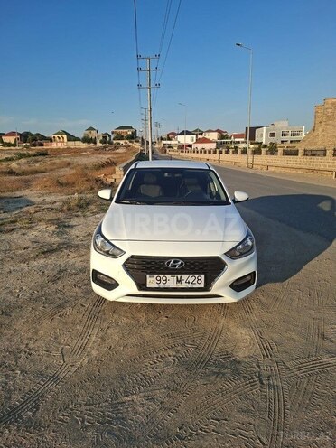 Hyundai Accent-1