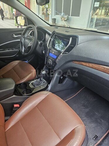 Hyundai Santa Fe-13