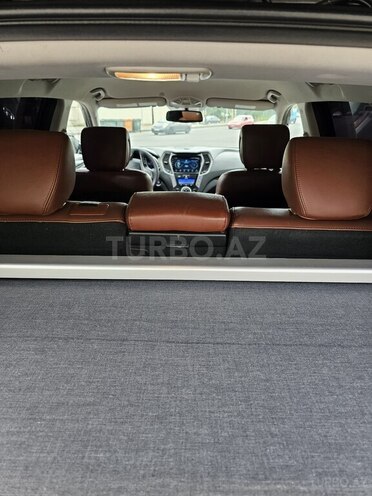 Hyundai Santa Fe-17