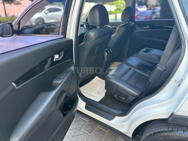 Kia Sorento-13