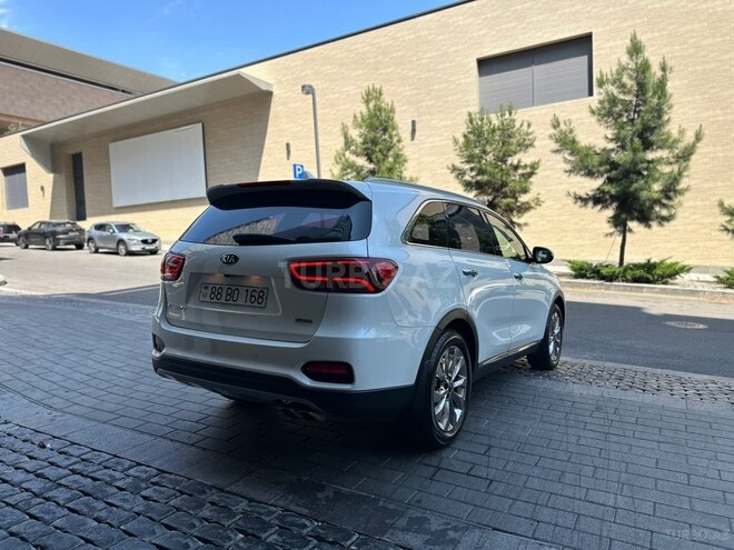 Kia Sorento-16