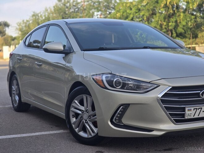 Hyundai Elantra-5