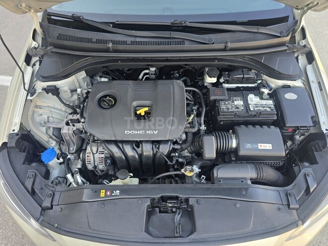 Hyundai Elantra-20