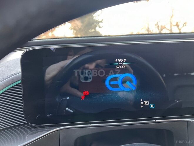 Mercedes EQC 400 4MATIC-9